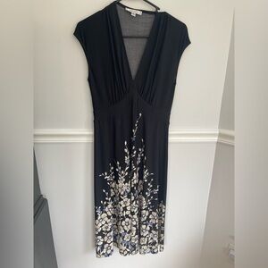 V-neck black dress, black floral, soft, comfortable Size 6